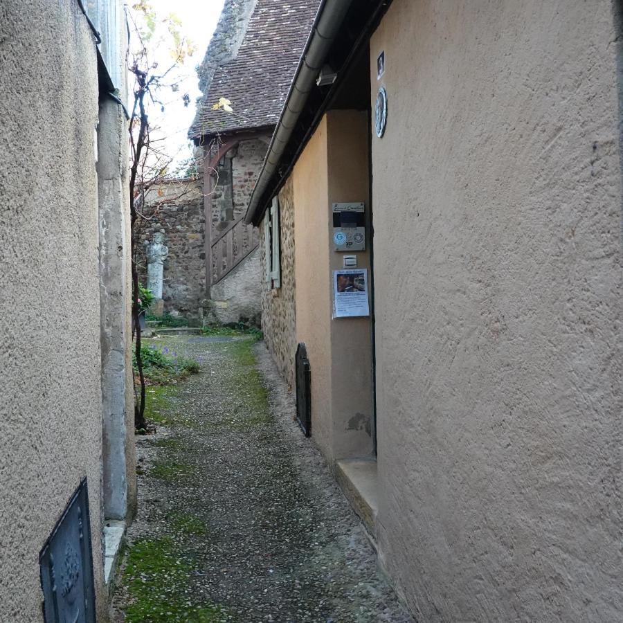 Appart' De La Collegiale Bourbon-Lancy Exterior foto